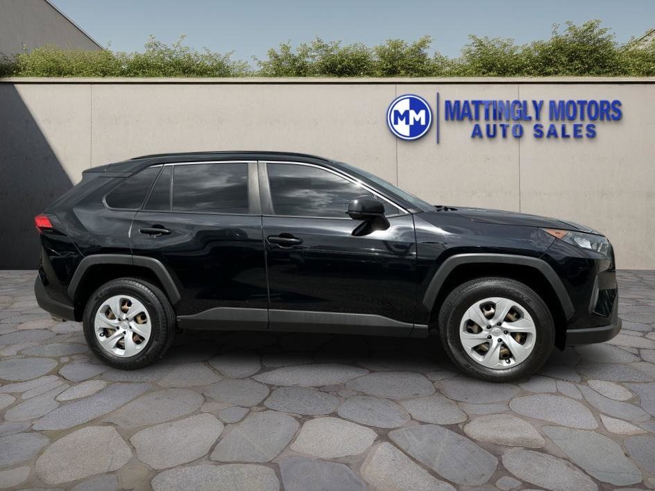 Vehicle image 4 of 34