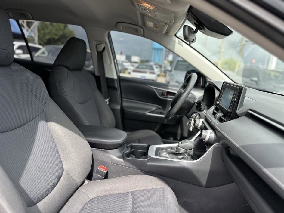Vehicle image 20 of 34