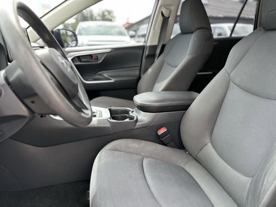 Vehicle image 12 of 34