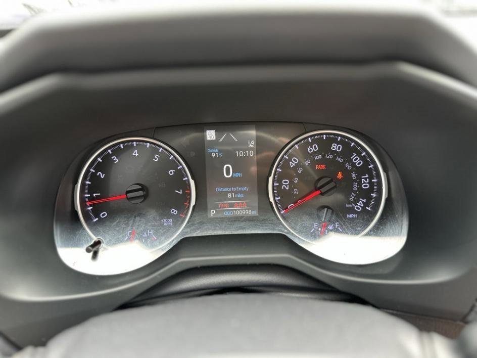 Vehicle image 22 of 34