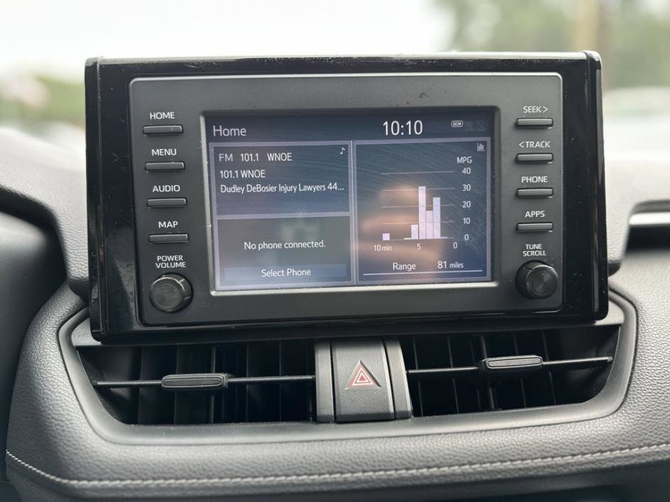 Vehicle image 23 of 34