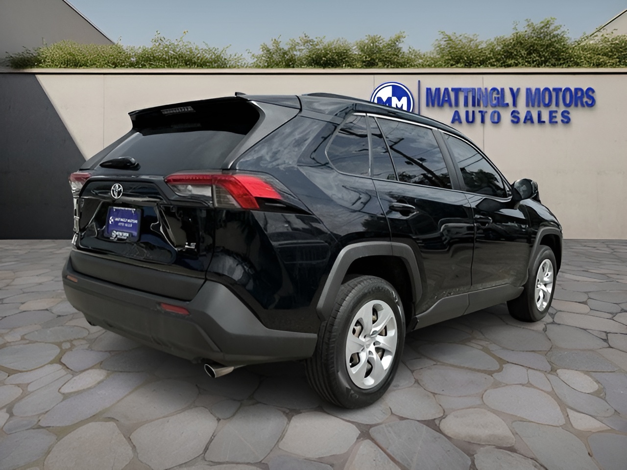 Vehicle image 31 of 34