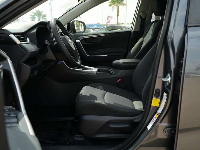 Vehicle image 16 of 35