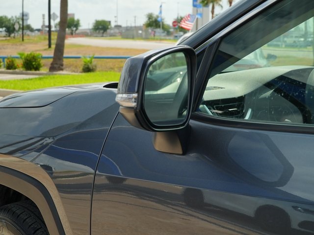 Vehicle image 11 of 35