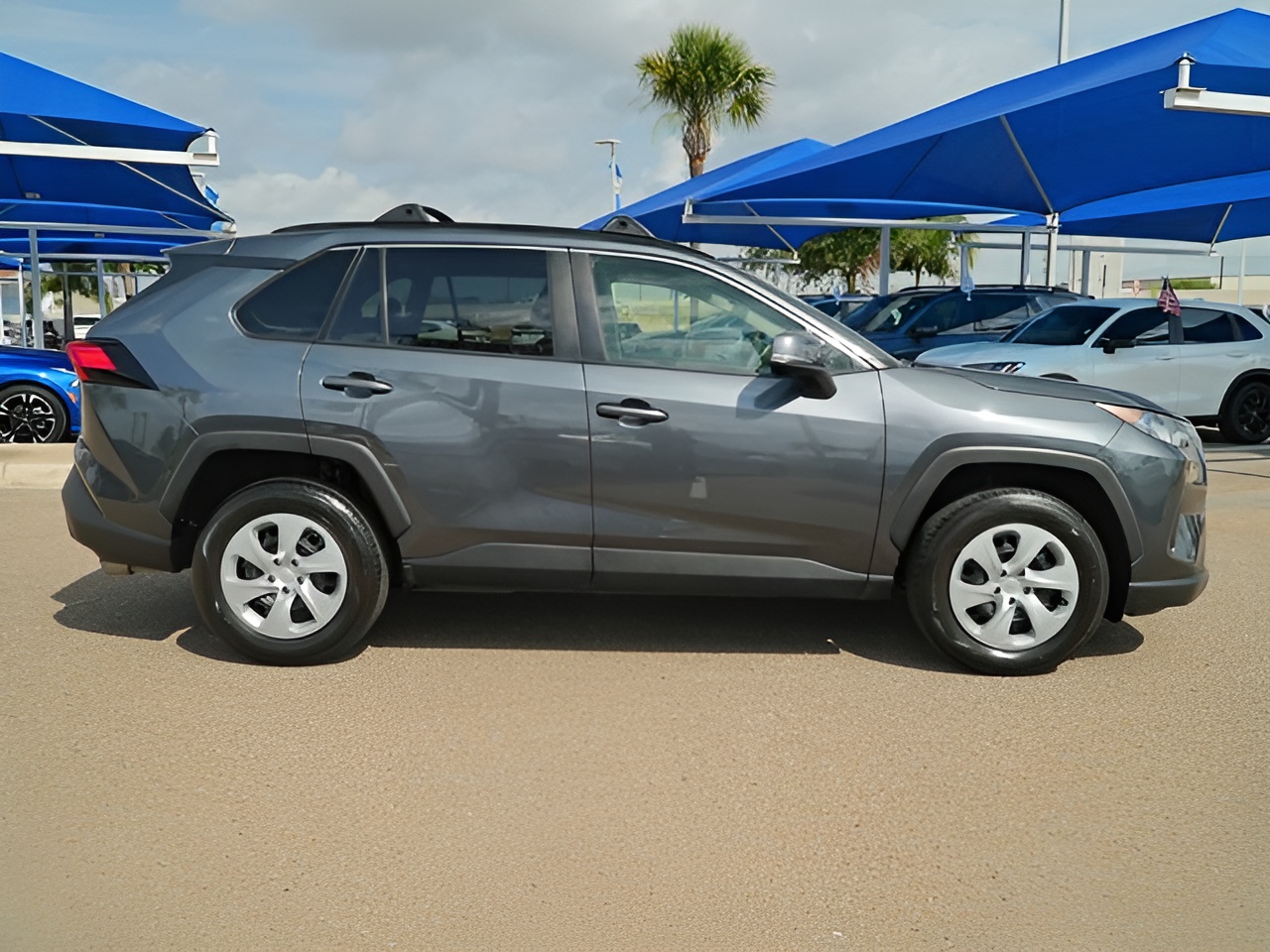 Vehicle image 31 of 35