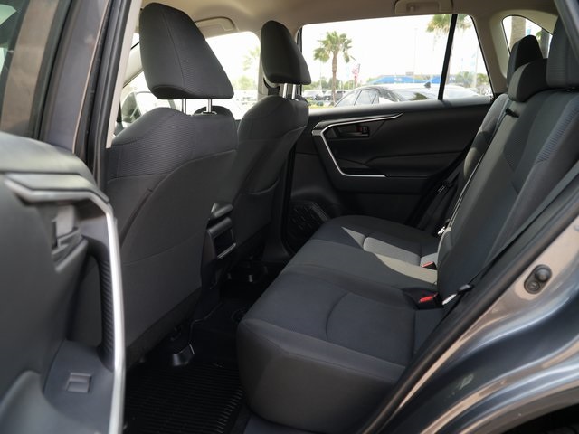 Vehicle image 18 of 35