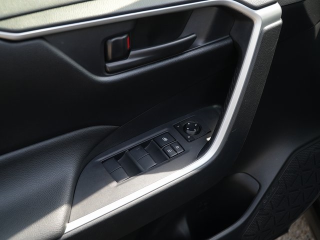 Vehicle image 14 of 35