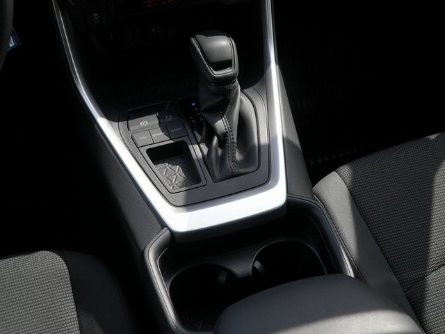 Vehicle image 25 of 35