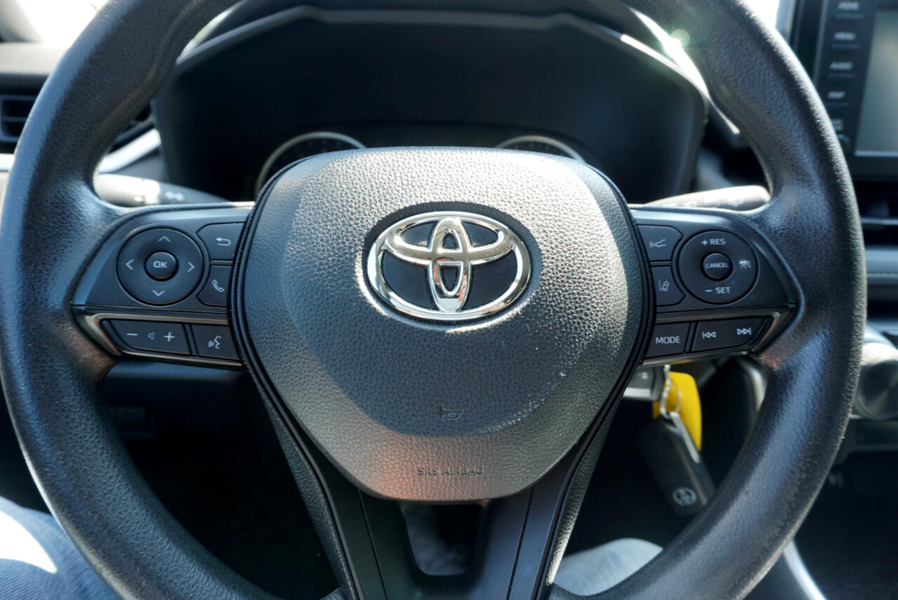 Vehicle image 11 of 23
