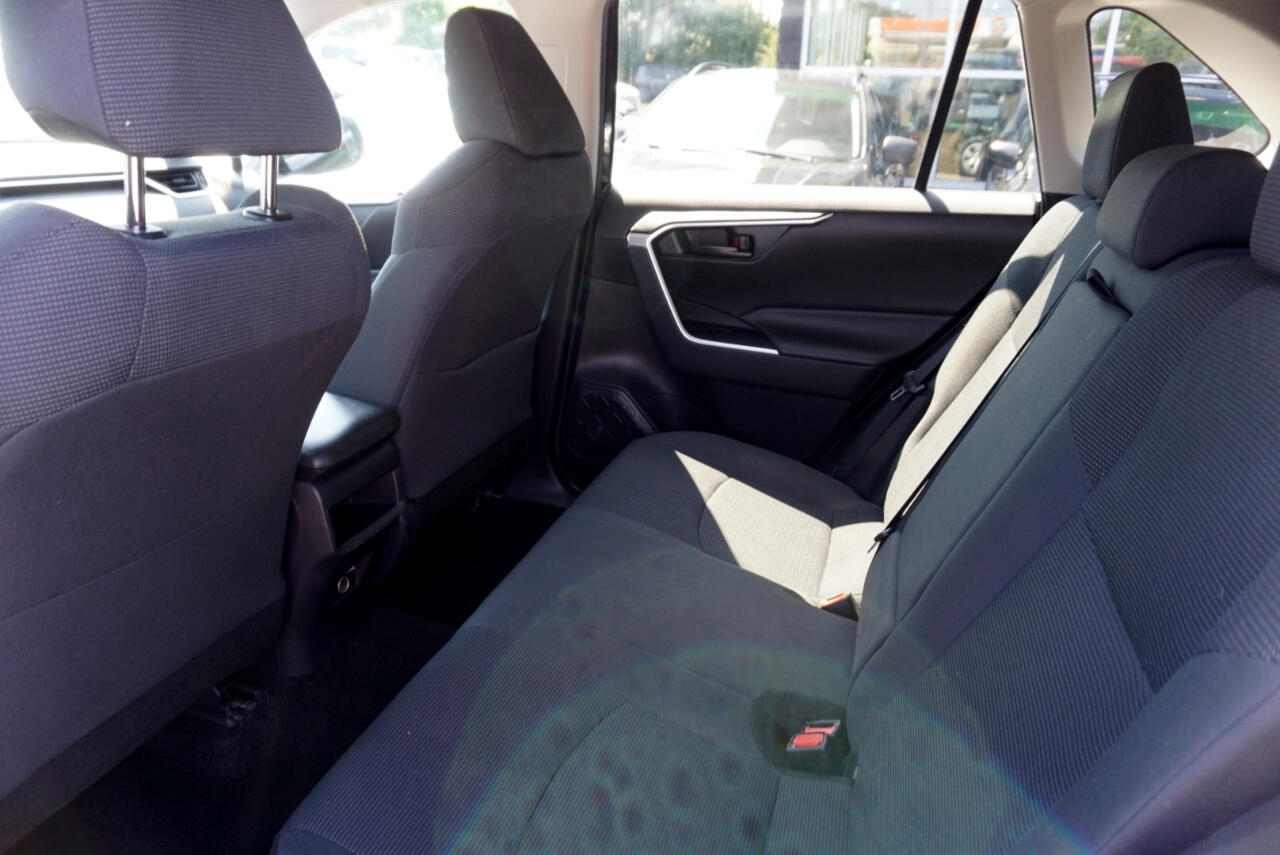 Vehicle image 8 of 23