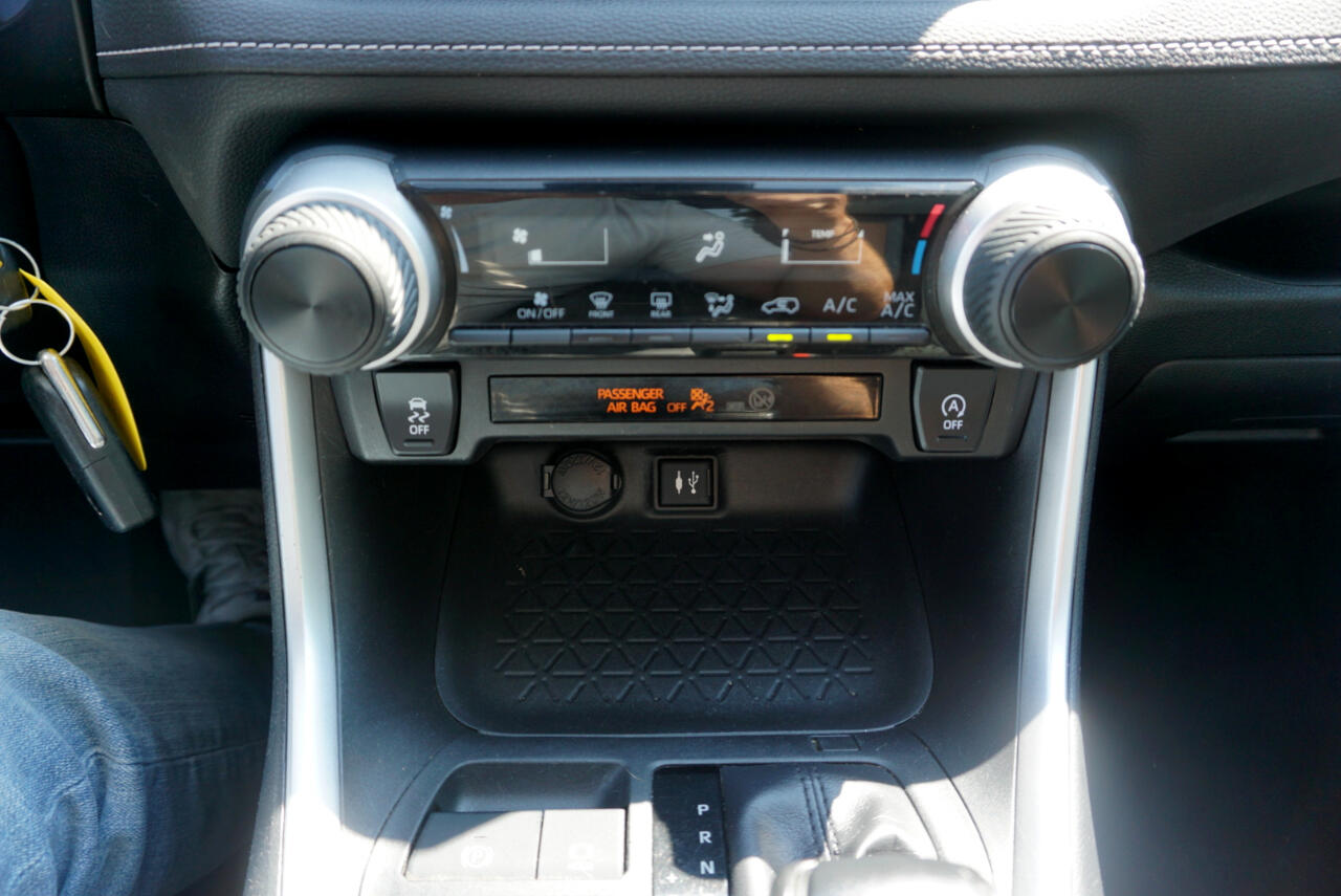 Vehicle image 15 of 23