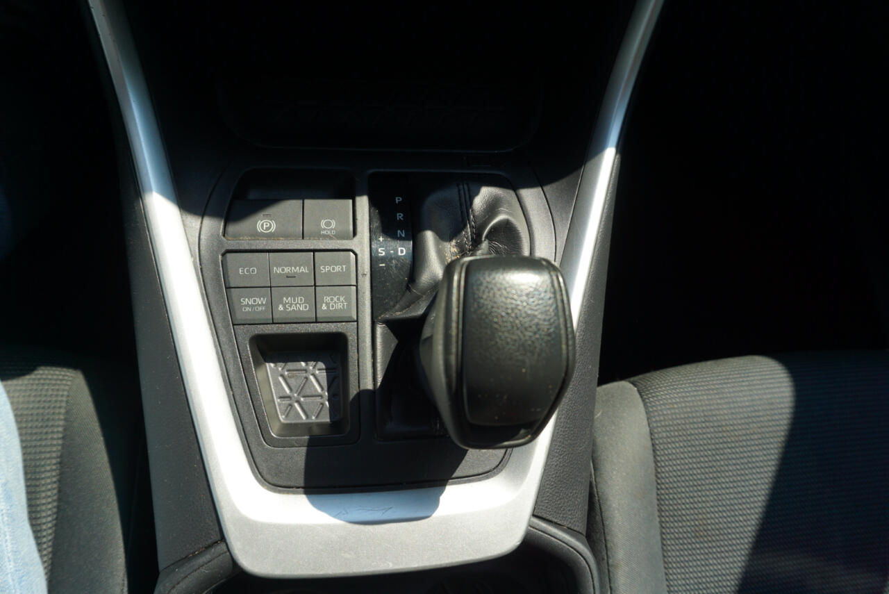 Vehicle image 22 of 23
