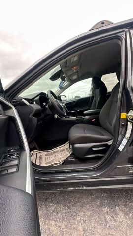 Vehicle image 22 of 36