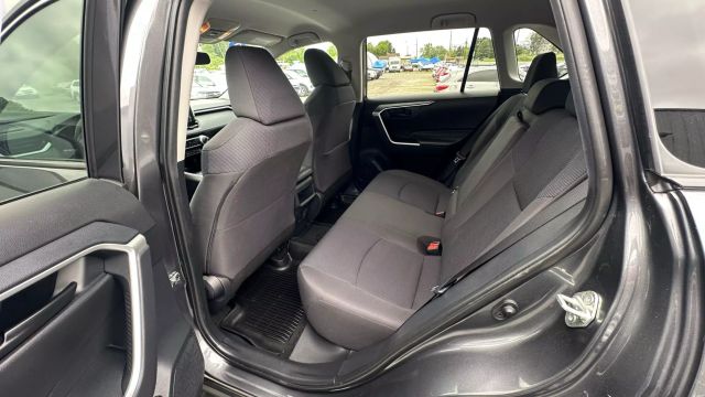 Vehicle image 19 of 36