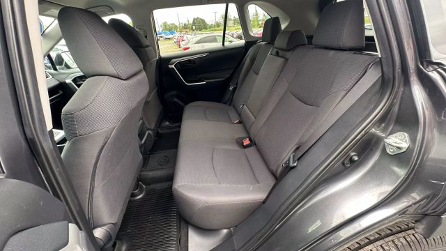 Vehicle image 16 of 36