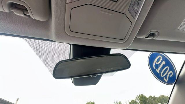 Vehicle image 34 of 36