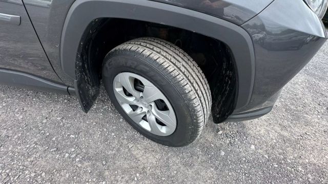 Vehicle image 7 of 36