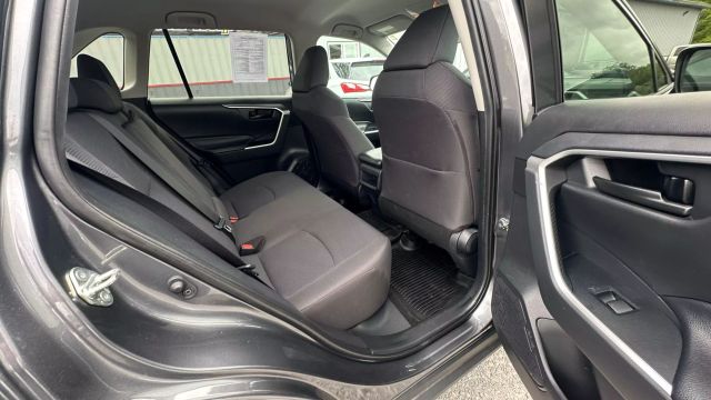Vehicle image 14 of 36
