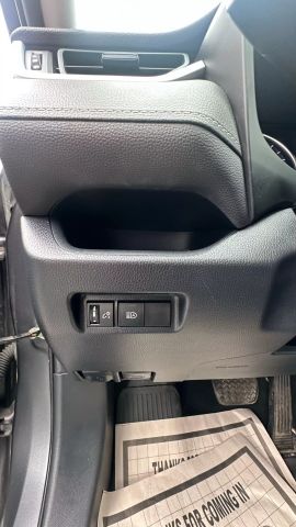 Vehicle image 9 of 36