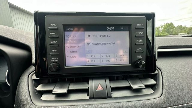 Vehicle image 24 of 36