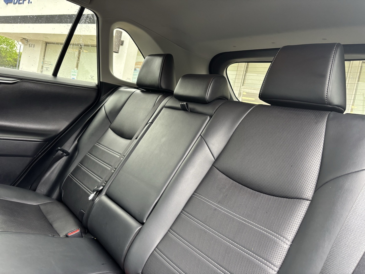 Vehicle image 8 of 20