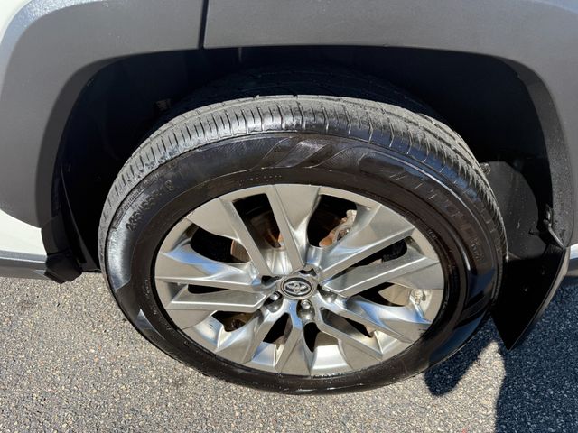 Vehicle image 4 of 15