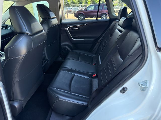 Vehicle image 7 of 15
