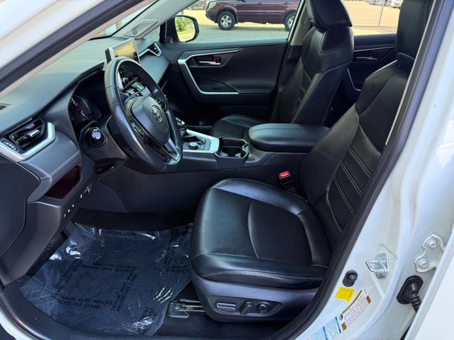 Vehicle image 8 of 15