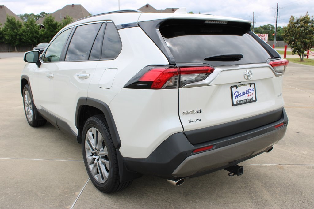 Vehicle image 6 of 34