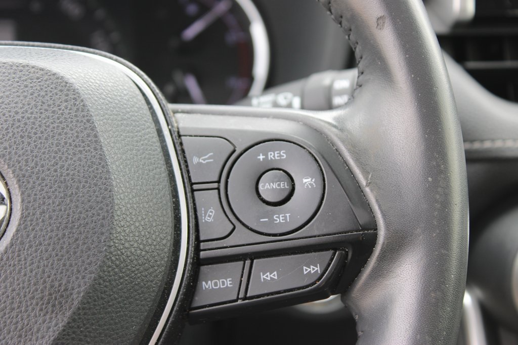 Vehicle image 20 of 34