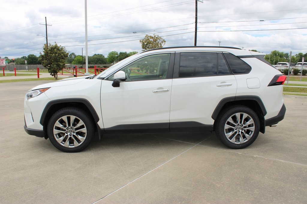 Vehicle image 7 of 34