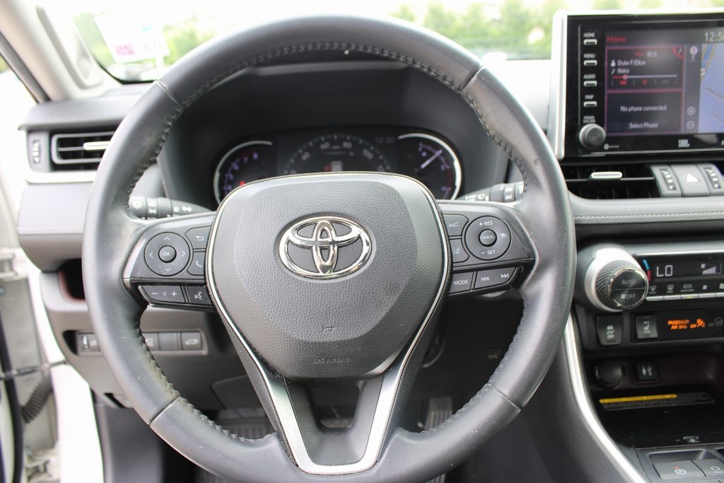 Vehicle image 19 of 34