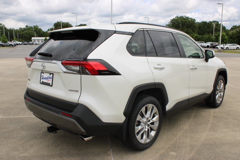 Vehicle image 5 of 34