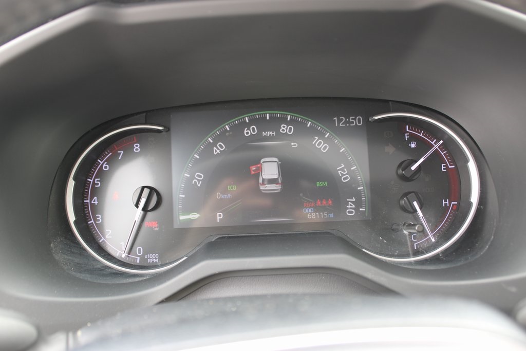 Vehicle image 24 of 34