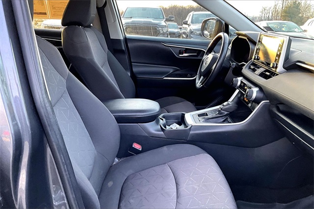 2019 Toyota RAV4 XLE Image 14 of 33