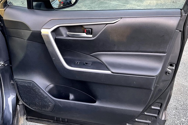 2019 Toyota RAV4 XLE Image 27 of 33