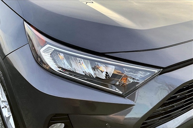 2019 Toyota RAV4 XLE Image 30 of 33