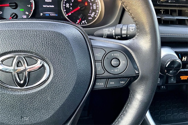 2019 Toyota RAV4 XLE Image 21 of 33