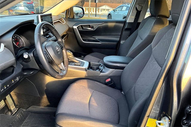 2019 Toyota RAV4 XLE Image 15 of 33