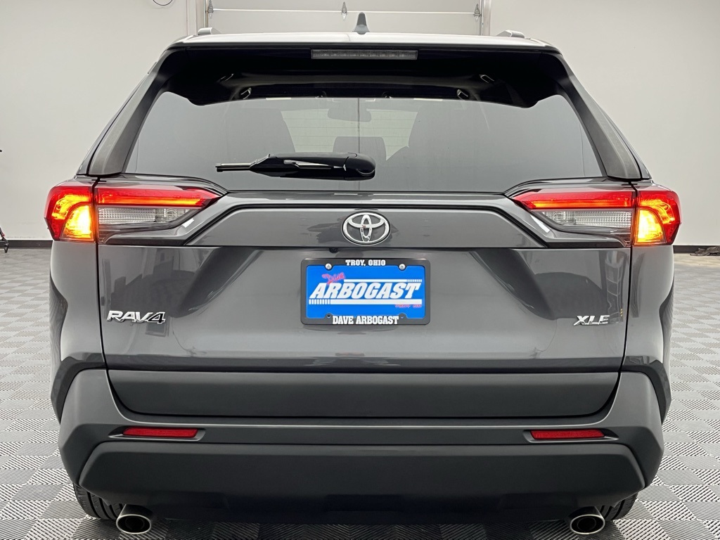 Vehicle image 6 of 33