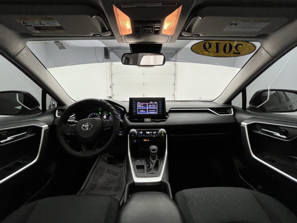 Vehicle image 19 of 33
