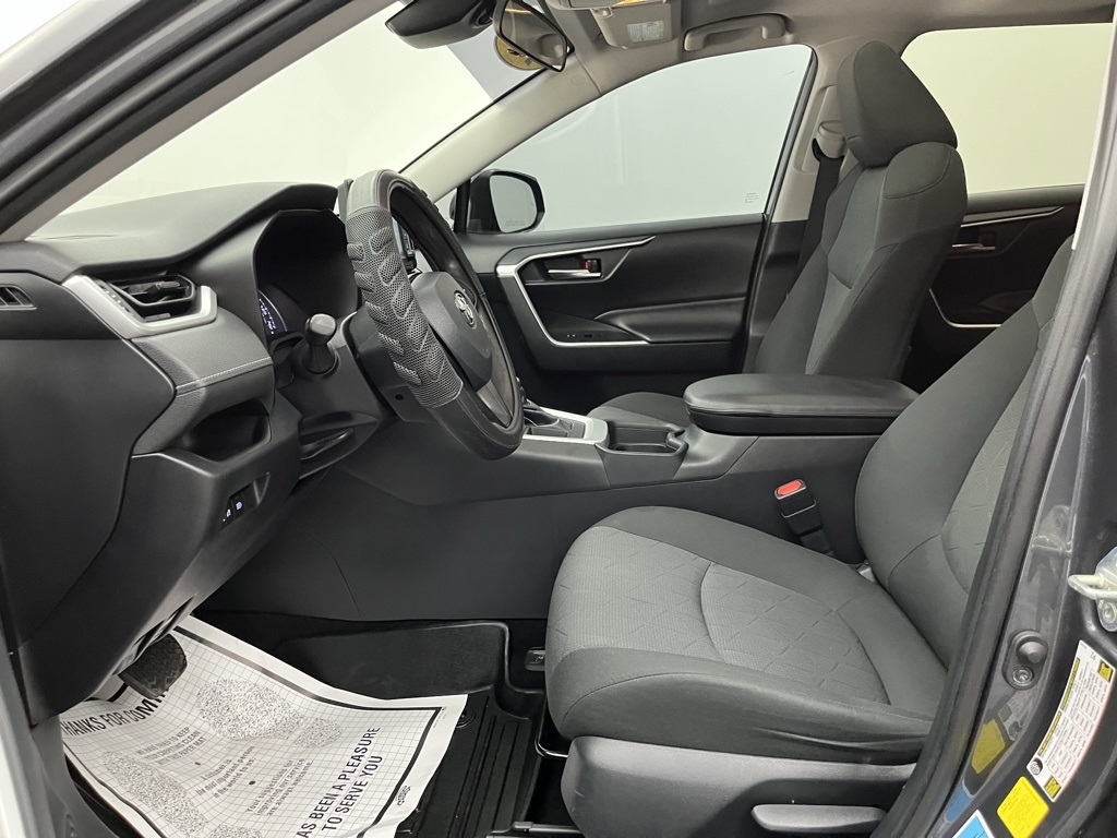 Vehicle image 18 of 33