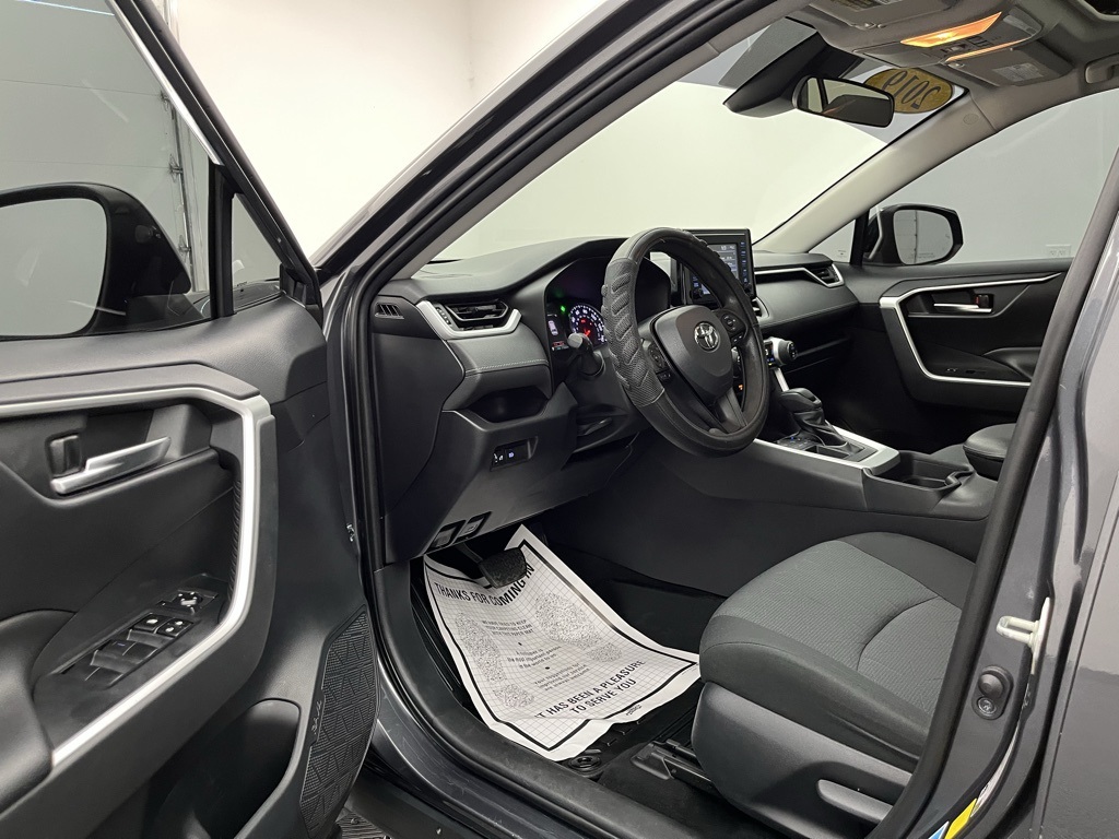 Vehicle image 20 of 33