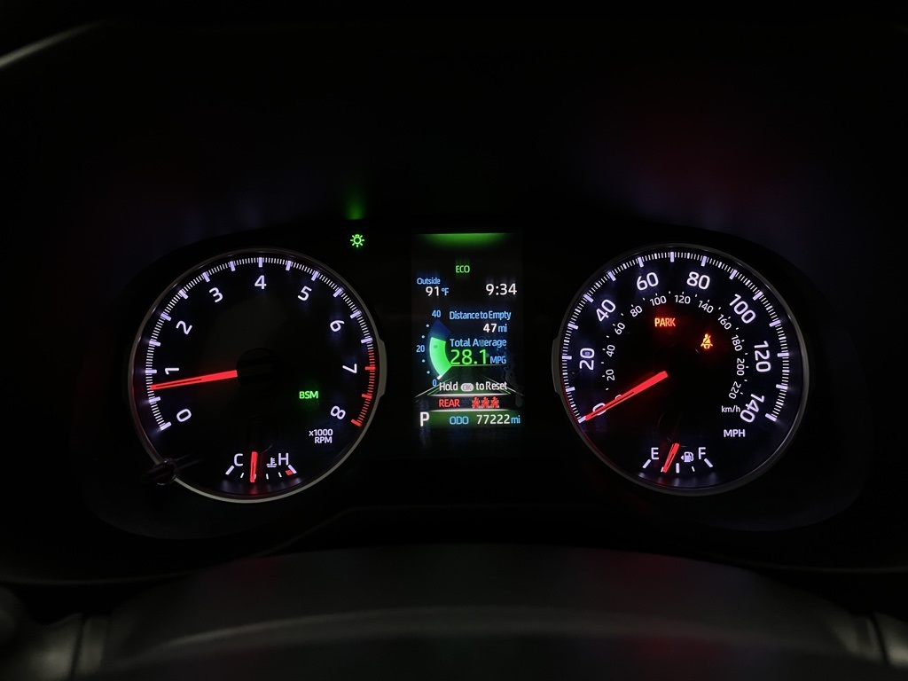 Vehicle image 24 of 33