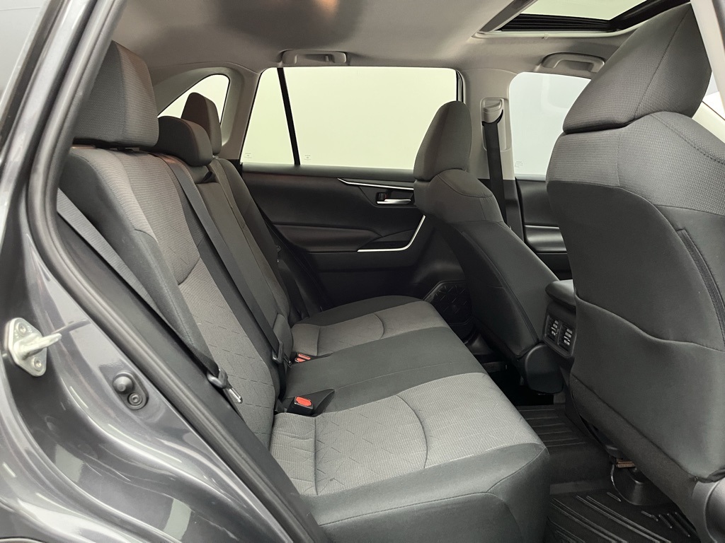 Vehicle image 12 of 33