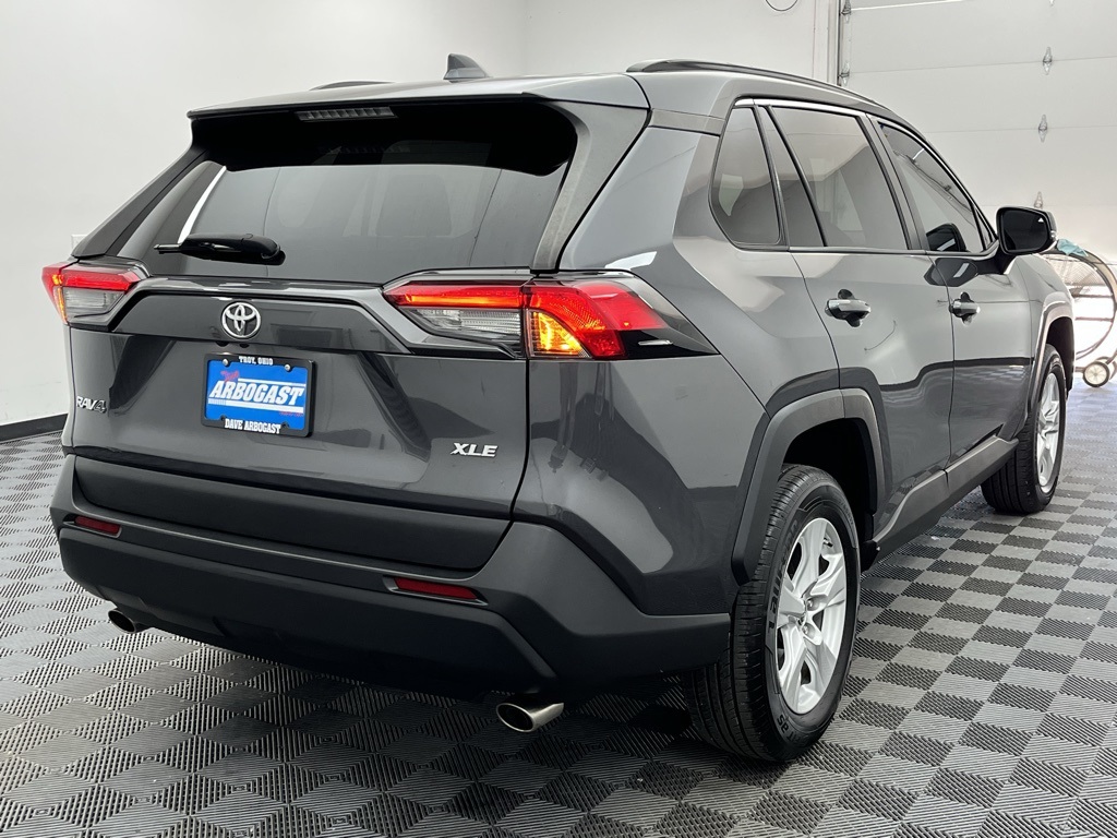 Vehicle image 5 of 33