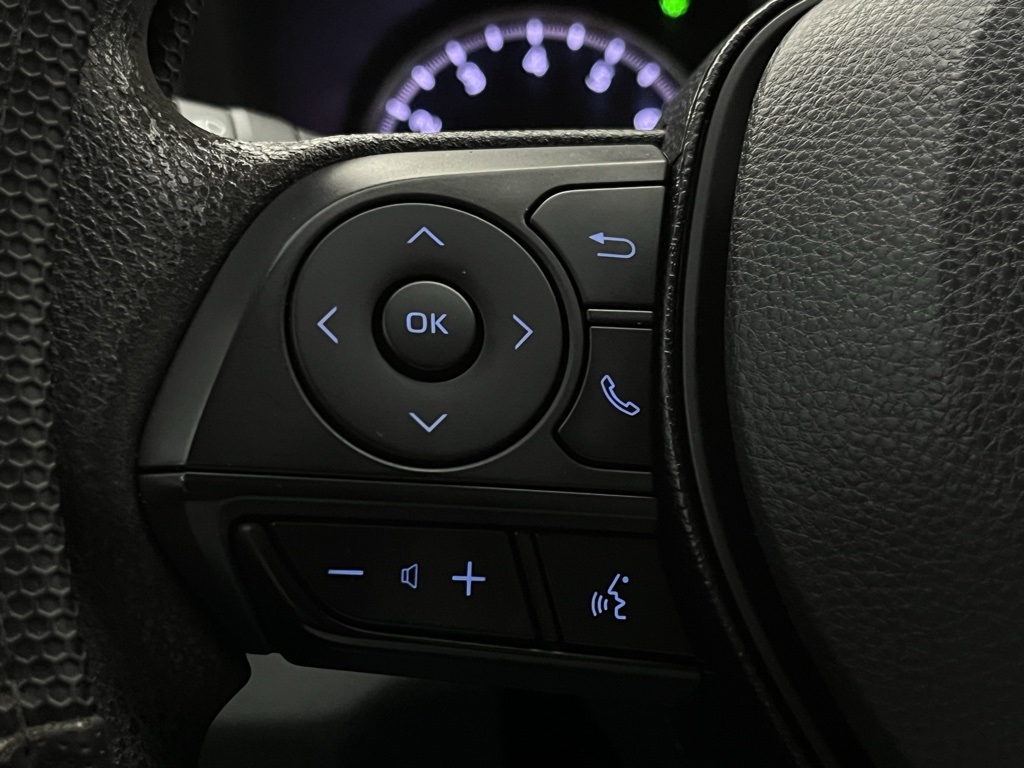 Vehicle image 31 of 33