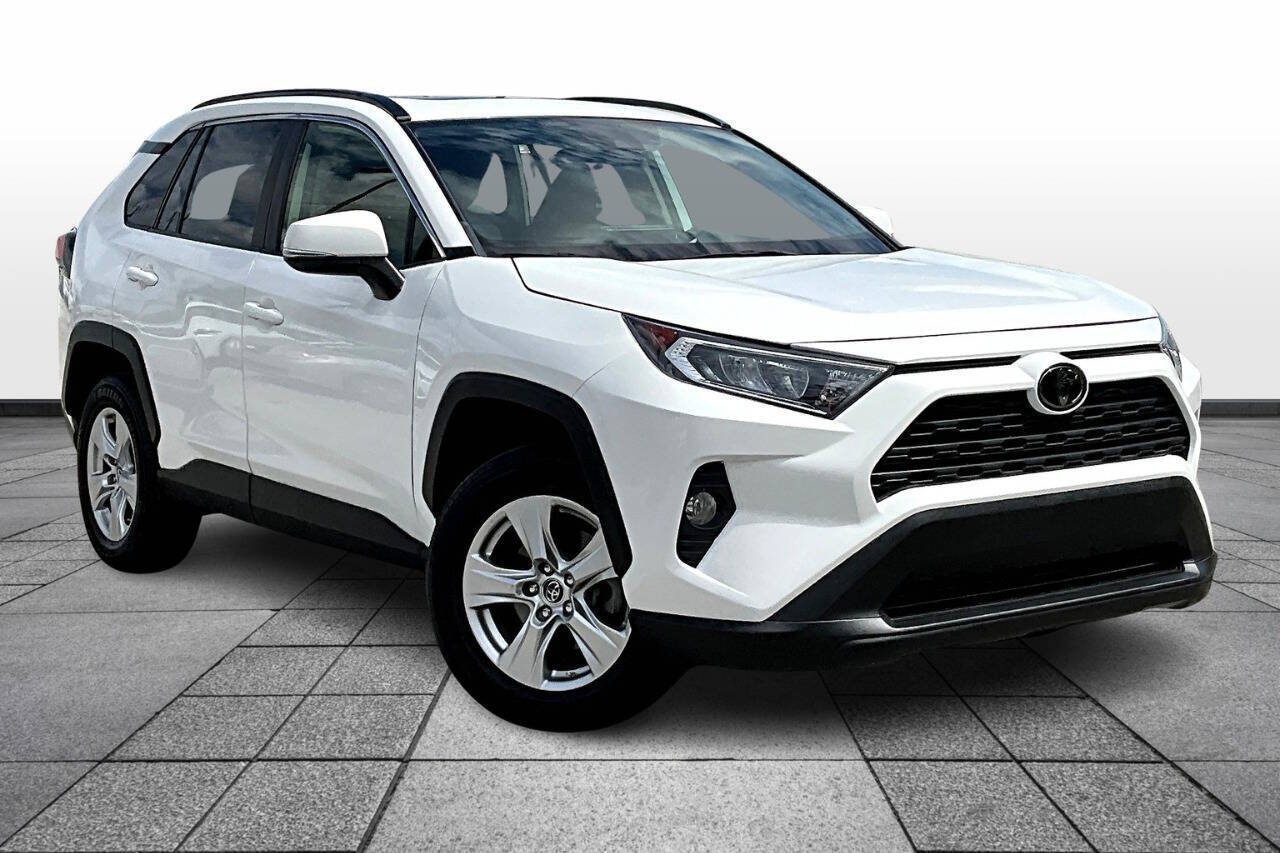 Vehicle image 5 of 34