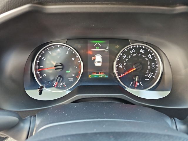 Vehicle image 27 of 30