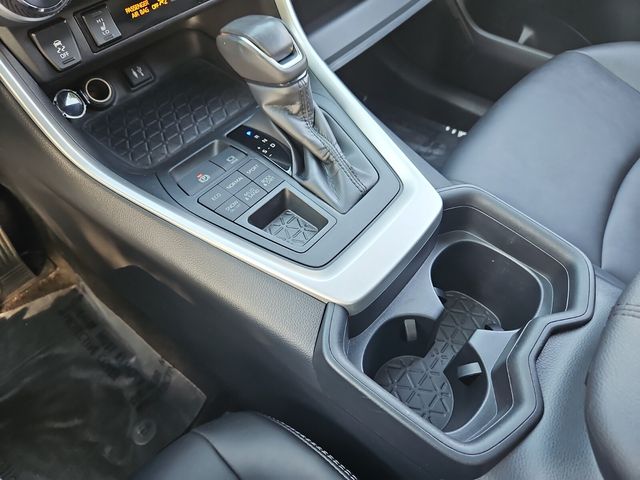 Vehicle image 19 of 30